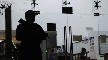 Although the boxer was transferred to prison, he will continue his trial at liberty for security reasons.