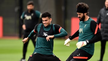 Alisson, arquero de Liverpool, recuerda a Luis Díaz.