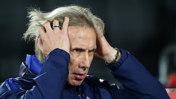 Futbol, Chile vs Venezuela.
Eliminatorias al mundial 2026.
El entrenador de la seleccion chilena Ricardo Gareca es fotografiado durante el partido de las clasificatorias al mundial de la Fifa 2026 contra Venezuela disputado en el estadio Nacional de Santiago, Chile.
19/11/2024
Jonnathan Oyarzun/Photosport
Football, Chile vs Venezuela.
2026 Fifa World Cup qualifiers.
Chile’s head coach Ricardo Gareca is pictured during a 2026 Fifa World Cup qualifier match against Venezuela at the National stadium in Santiago, Chile.
19/11/2024
Jonnathan Oyarzun/Photosport