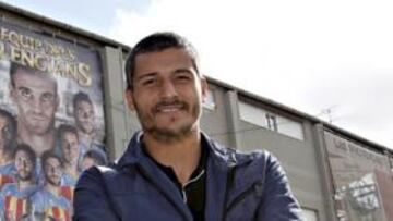 <b>MURALLA MUNÚA. </b>El uruguayo, pese a que sólo estuvo un año, es muy querido por la afición de La Rosaleda.