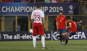 Ceballos marcó, de falta, el 4-0.
 