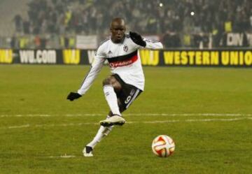 Demba Ba fichó por el Shangai Shenhua por 13 millones de euros cuando era jugado del Besiktas.