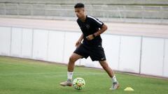 Mastour entrena con el M&aacute;laga. 