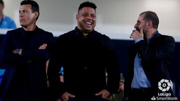 Ronaldo Nazário, presidente del Real Valladolid, ayer en Ibiza, pide apoyo a la afición.