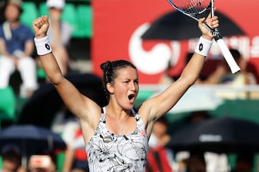 Ex tenista española profesional de 30 años, que anunció su retirada este año para centrarse en el pádel profesional. Ha ganado 13 títulos ITF y en 2012, ganó su primer título WTA en Bogotá. En su palmarés también reflejan cuatro títulos en dobles y un WTA 125.