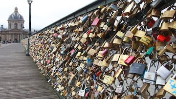 Ni por seguridad ni por bloqueo: esta es la función secreta del agujerito de los candados