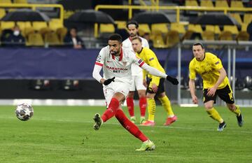 2-1. Youssef En-Nesyri marcó de penalti el primer gol.