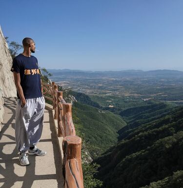 Aprovechando esta aventura el jugador de los Spurs ha visitado sitios emblemáticos del 'gigante asiático' como la muralla china.