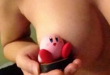 Dispuesta "a enseñar mis tetas" a cambio de Amiibo