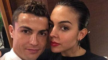 Cristiano Ronaldo posando con Georgina Rodr&iacute;guez.