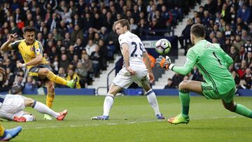 Alexis Sánchez anotó su gol número 18 en la Premier League.