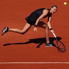 Osaka y Kvitova, con match-ball en contra, sufren para pasar