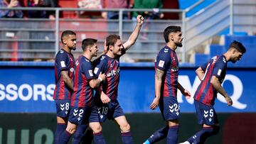 El Eibar parece haber espantado fantasmas después de dos victorias consecutivas. En ambas, Bautista fue factor diferencial, anotando tres de los cuatro tantos de los eibarreses. Ante el Alcorcón, inició la senda de la victoria con un gol de cabeza, a pase de Tejero.