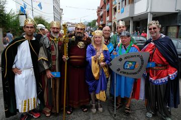 Ambiente festivo en la salida en la localidad de Arriondas