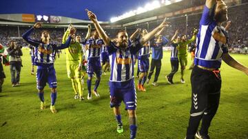La alegría de los jugadores del Alavés al ganar y conseguir el ascenso.