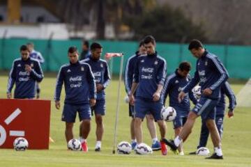 Primer plano del entrenamiento de la Selección Argentina