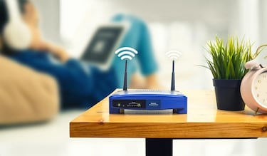 Aleja estos tres objetos de tu router: interfieren con la señal WiFi y hace que se vuelva mucho más lento