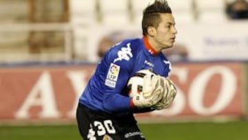 <b>FUTURO. </b>Javi Jiménez tiene un pie en el Real Murcia, todo depende ahora de Chuti Molina.