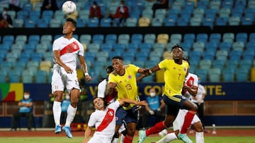 La Selección Colombia perdió 1-2 ante Perú en la tercera fecha de grupos de la Copa América en Brasil. El equipo de Rueda es segundo en la tabla.