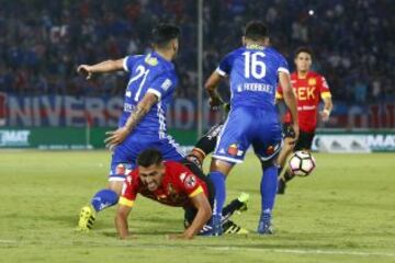 Futbol, Universidad de Chile vs Union EspaÃ±ola
SÃ©ptima fecha, campeonato de Clausura 2016/17
El jugador de Union EspaÃ±ola  Fernando Meneses izquierda derecha centro, disputa el balon con Matias Rodriguez Universidad de Chile vs Union EspaÃ±ola durante el partido de primera division disputado en el estadio Nacional de Santiago, Chile.
19/03/2017
Karin Pozo/Photosport
*************

Football, Universidad de Chile vs Union EspaÃ±ola
7th date, Clousure Championship 2016/17
Union EspaÃ±ola's player  Fernando Meneses , left right center, battles for the ball against  Matias Rodriguez  of Universidad de Chile, Union EspaÃ±ola during the first division football match at the Nacional stadium in Santiago, Chile.
19/03/2017
Karin Pozo/Photosport