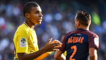 Paris Saint-Germain's French forward Kylian Mbappe reacts during the French Ligue 1 football match between Paris Saint-Germain (PSG) and Montpellier on September 23, 2017 at the Stade de la Mosson stadium in Montpellier, southern France. / AFP PHOTO