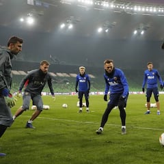 Sin Parejo, con frío y con una corta ventaja de la ida