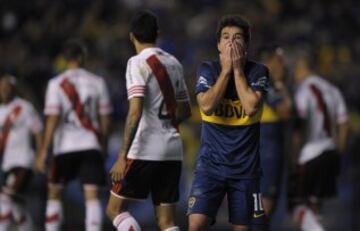 Nicolas Lodeiro se lamenta tras desperdiciar una chance para Boca Juniors.