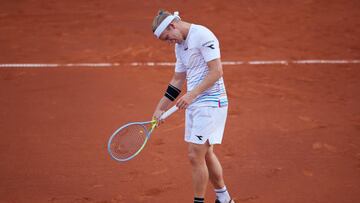 HUELVA, SPAIN - JULY 08: Alejandro Davidovich reacts during the final match between Carlos Alcaraz and Alejandro Davidovich at Real Club Recreativo de Tenis on July 08, 2022 in Huelva, Spain. (Photo by Fran Santiago/Getty Images)