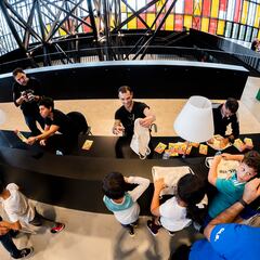 Pelotear con Carla Suárez, saltar con Gervi y celebrar con Hierro