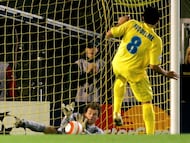 Riquelme, momentos después de lanzar el penalti ante el Arsenal.