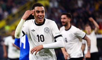 Jamal Musiala es el alemán con la camiseta 10.
