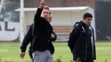 Aníbal Mosa dio por cerradas las negociaciones con Emiliano Vecchio.