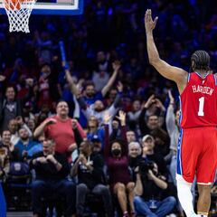Harden debuta en Philadelphia y sigue la fiesta con Embiid