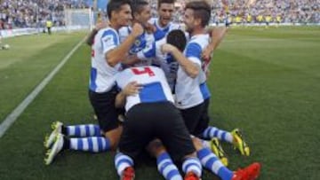 Los jugadores del Hércules celebran un gol.