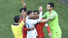 El lugar de Medel en ranking de los más expulsados de la década