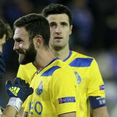 Iker Casillas le manda emotiva despedida a Miguel Layún