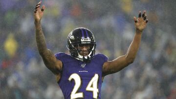 El cornerback Marcus Peters sufrió una lesión de los ligamentos de la rodilla durante la práctica de hoy y dice adiós a toda la temporada 2021.
