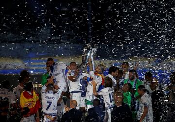 La fiesta de los campeones en el Santiago Bernabéu