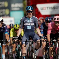 Dainese sobrevive al esprint