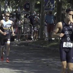 Un triatleta español emociona al mundo con un gesto de fair play de los que ya no se ven