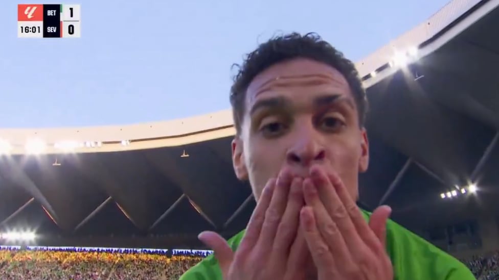 Tu primer gol en un derbi y lo metes de chilena: vean lo de Antony porque fue mucho