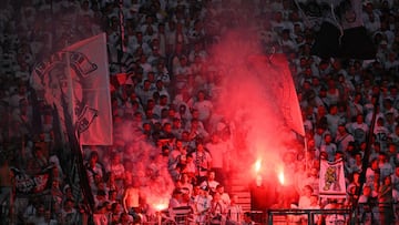 Los ultras del Eintracht, en el partido ante el Bayern.