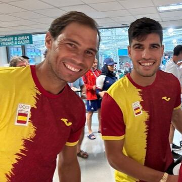 Rafa Nadal y Carlos Alcaraz, en su llegada a París. 