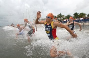 Su carrera está llena de éxitos desde que comenzase a competir en el triatlón. Tanto a nivel autonómico, nacional o internacional, desde la categoría junior.