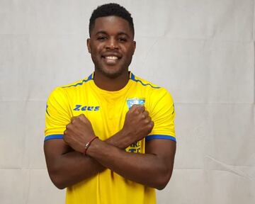 Recientemente fue presentado como nuevo refuerzo del Frosinone. Tremendo reto tendrá el exjugador del Arsenal.