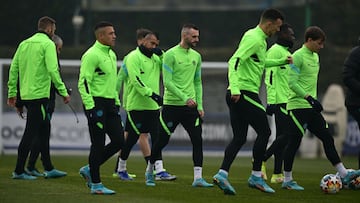 COMO, ITALY - FEBRUARY 15: Marcelo Brozovic of FC Internazionale in action during training session before the UEFA Champions League match between FC Internazionale Milano v Liverpool FC at the club's training ground Suning Training Center at Appiano