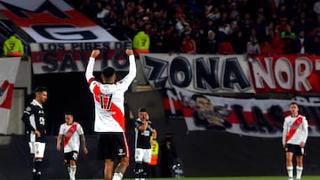 Futbol, River Plate vs Colo Colo.
Copa Libertadores 2022.
El jugador de River Plate Paulo Diaz,  centro, es fotografiado contra Colo Colo durante el partido por el grupo F de la Copa Libertadores realizado en el estadio Monumental, Buenos Aires, Argentina.
19/05/2022
Luis Hidalgo/Photosport

Football, River Plate vs Colo Colo.
2022 Copa Libertadores Championship.
River Plate’s player Paulo Diaz, center , is pictured against Colo Colo during the match of group F of the Copa Libertadores championship held at the Monumental stadium in Buenos Aires, Argentina.
05/19/2022
Luis Hidalgo/Photosport