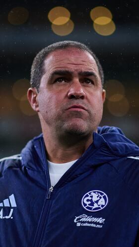 Andre Soares Jardine head coach of America during the quarter-final first match between Monterrey and America as part of the Liga BBVA MX, Torneo Apertura 2025 at BBVA Bancomer Stadium, on November 26, 2025 in Monterrey, Nuevo Leon, Mexico.