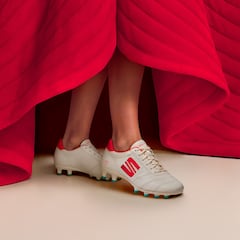 Seat lanza unas botas de fútbol para reinas