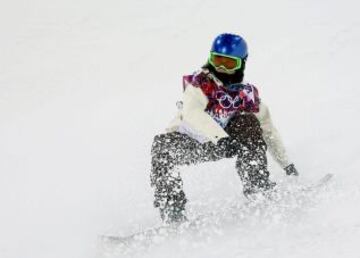 Queralt Castellet, en acción durante final de "halfpipe" de snowboard femenino en el parque Rosa Khutor de Krasnaya Polyana, Rusia, durante los Juegos Olímpicos de Invierno de Sochi 2014